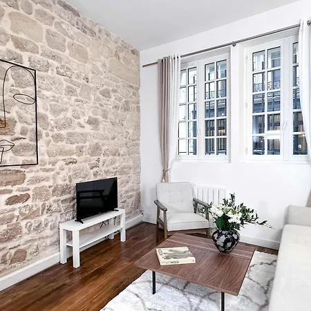 Heart Marais Cozy For 4